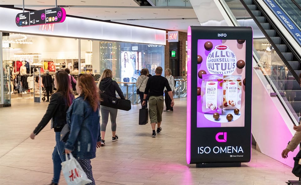 Shopping centre advertising gets consumers talking and buying